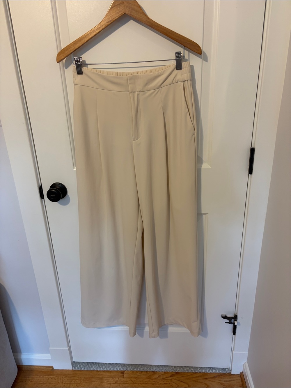 Athleta Wide-Leg trousers in cream